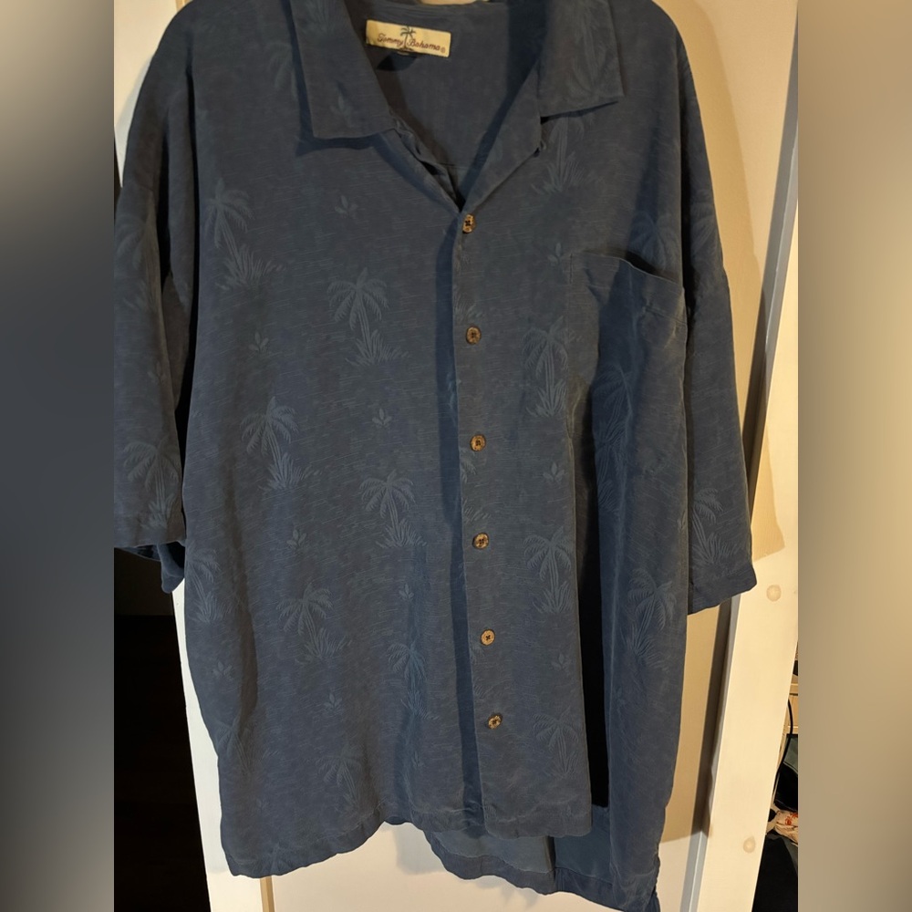Tommy Bahama 100% Silk Men’s XXL Hawaiian Camp Button Up Shirt